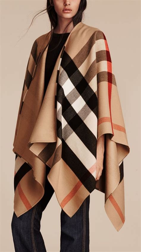 poncho burberry heeren|Burberry clothing website.